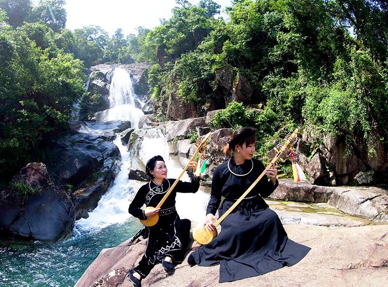 Khám phá địa điểm du lịch thác Khe Vằn Quảng Ninh